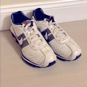 Men’s Nike Classic Shox. Size 9.5